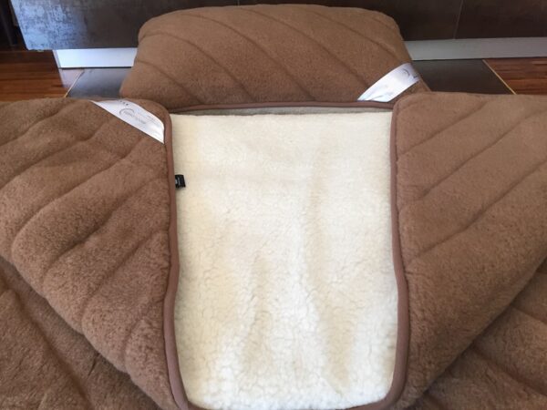 posciel-welniana-camel-pasy-merynos-1 Pościel z wełny Camel Ciemny Pasy + Merynos Tumbler 140x200