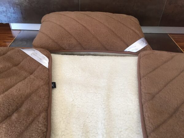 posciel-welniana-camel-pasy-merynos-2 Pościel z wełny Camel Ciemny Pasy + Merynos Tumbler 140x200