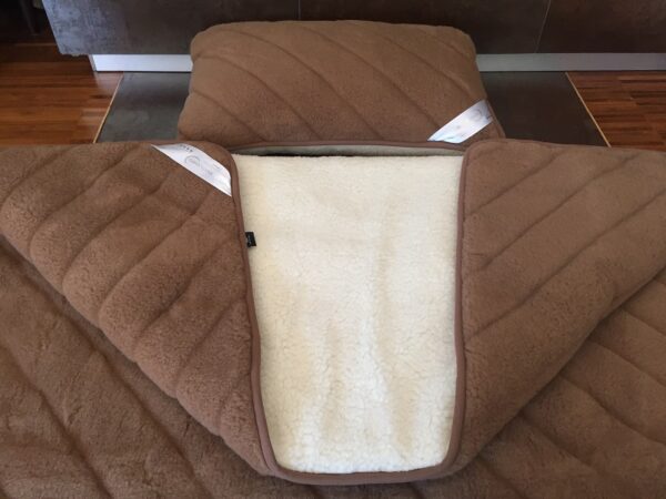 posciel-welniana-camel-pasy-merynos-4 Pościel z wełny Camel Ciemny Pasy + Merynos Tumbler 140x200