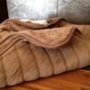 k8 Kołdra wełniana Camel z wełny wielbłądziej Pasy 160x200 stan magazynowy 2 sztuki