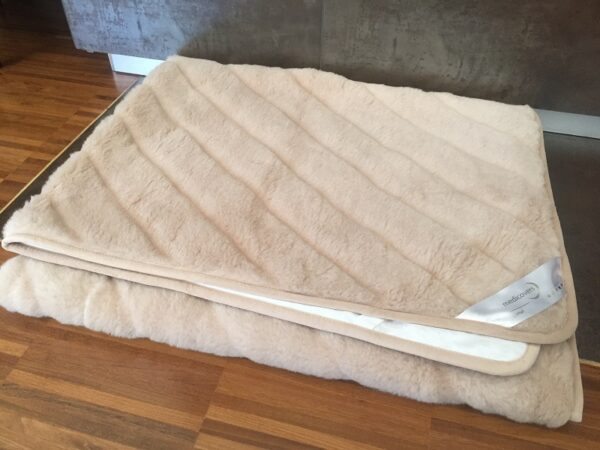 Pościel z wełny Alpaki Alpina Pasy Camel Jasny Pasy 220x200 + Podkład wełniany